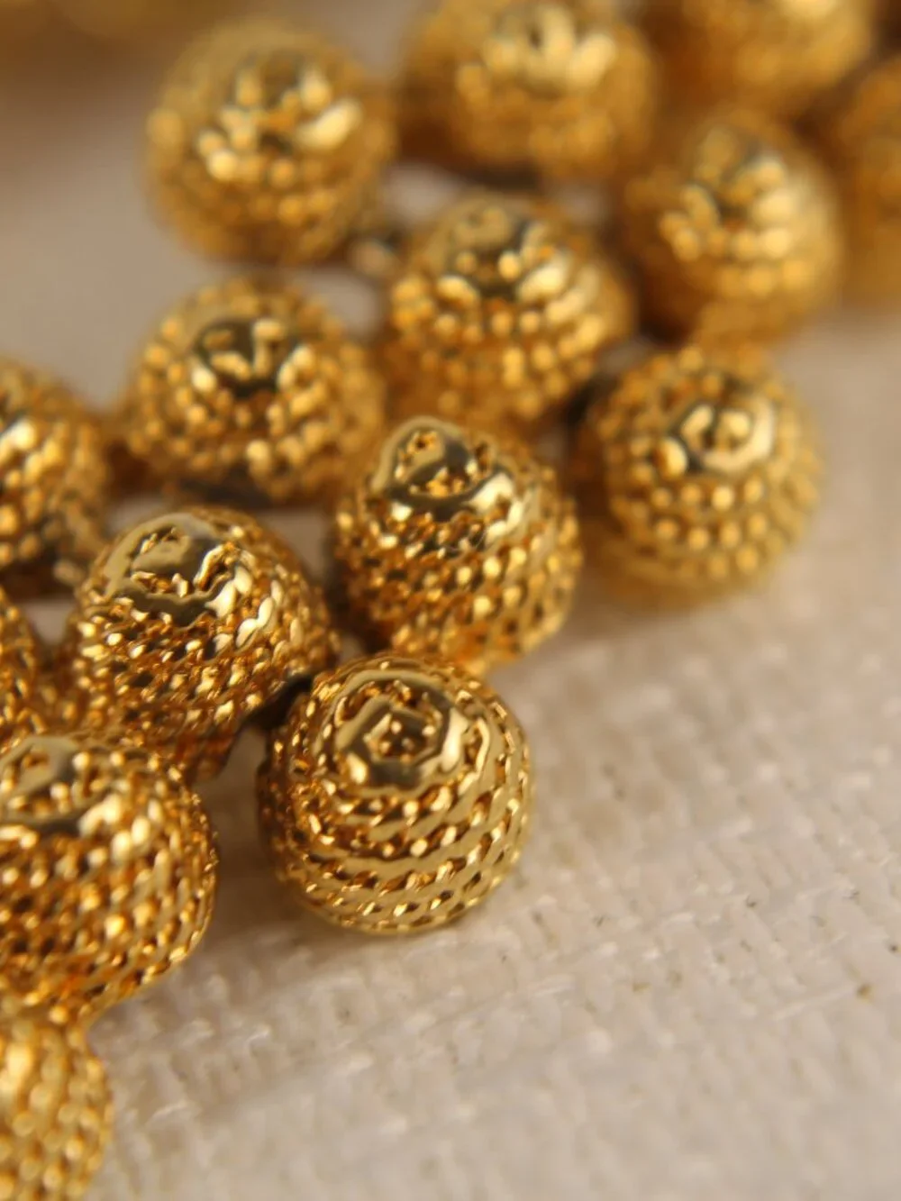 Vintage Gold Tone Textured Berry Cluster Bracelet Popcorn Bead Boho Cocktail